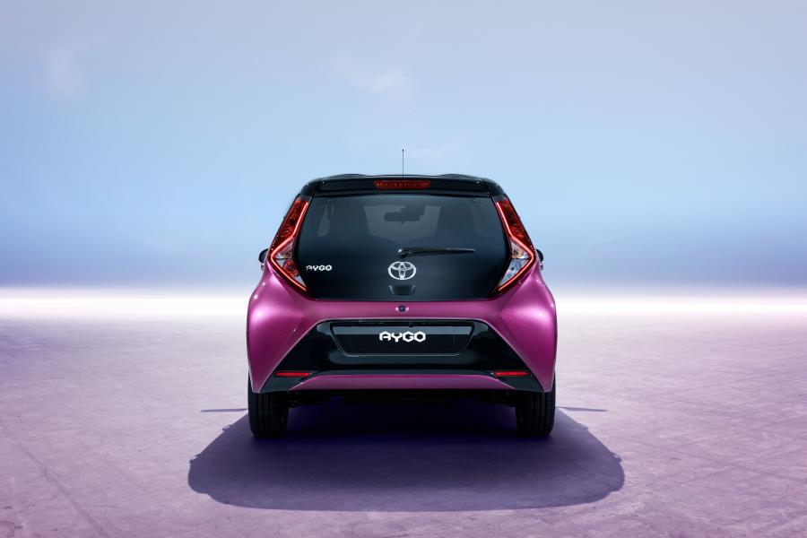 Toyota Aygo 5-Door 2018 года  (WW) (фото 13 из 40)